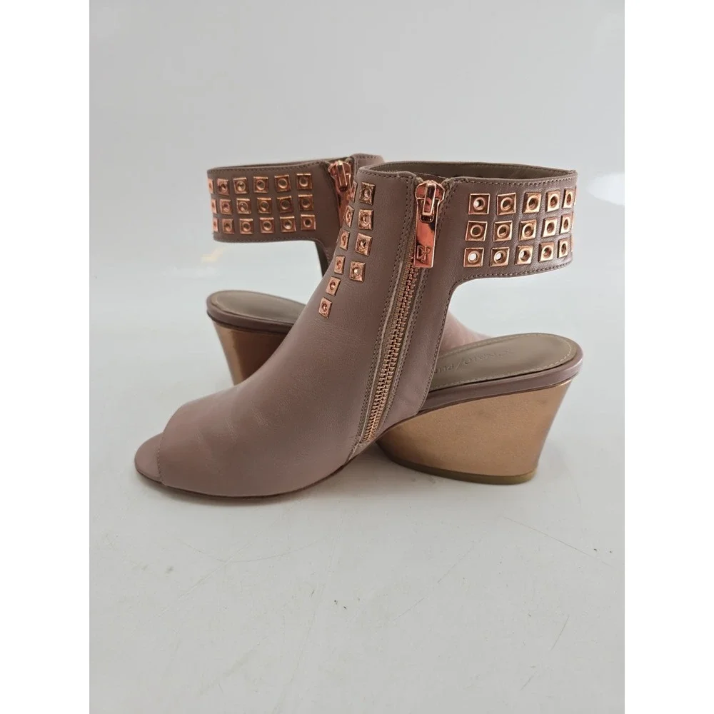 Donald Pliner Janesp Peep-toe Booties Beige Leather with Stud Details Sz 8.5‎